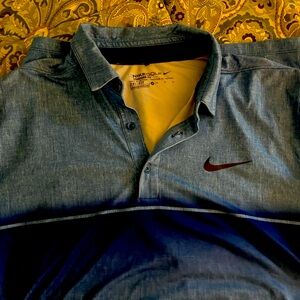 Nike golf shirt size medium